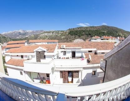 Appartements "Sonne", Dreibettzimmer mit Balkon № 12,22,32, Privatunterkunft im Ort Budva, Montenegro - Vila kod Zlatibora042